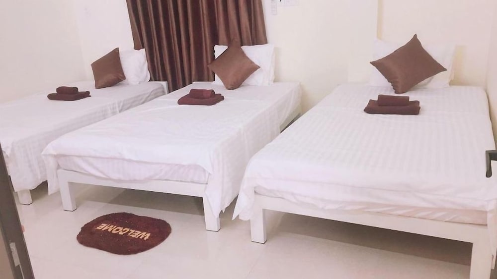 City Triple Room