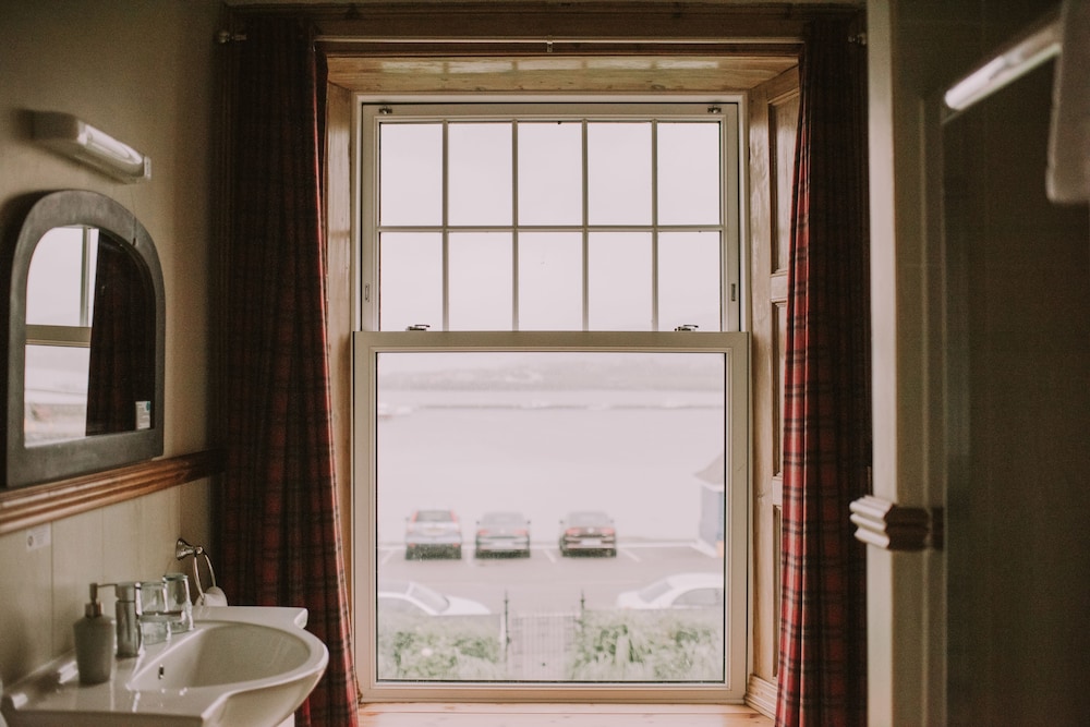 Superior Four-Poster Room, Sea View photo 2