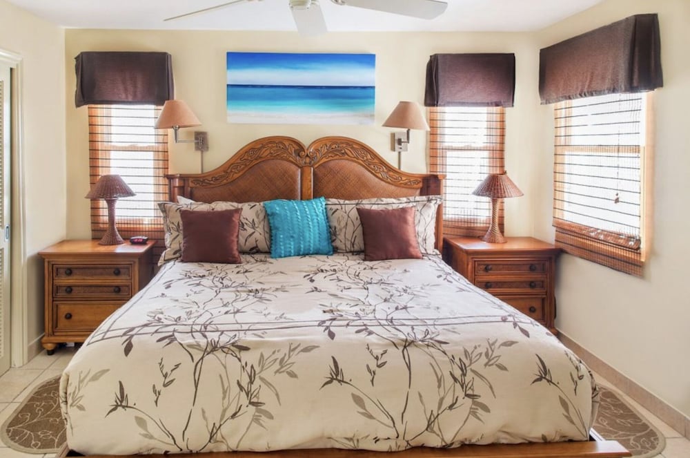 1-Bedroom Oceanfront (4301) photo 1