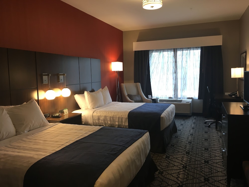 Standard Room, 2 Queen Beds, Refrigerator & Microwave - Photo 2