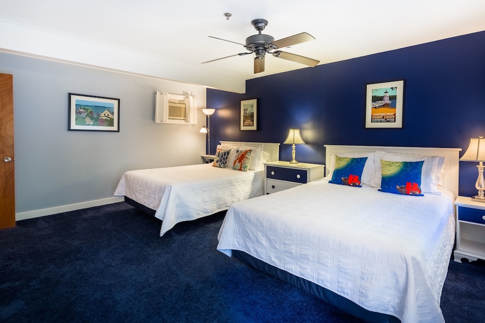 Double Room, 2 Queen Beds, Refrigerator, Ground Floor photo 3