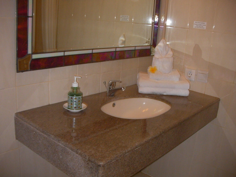 Standard Double Room, 1 King Bed - Photo 9