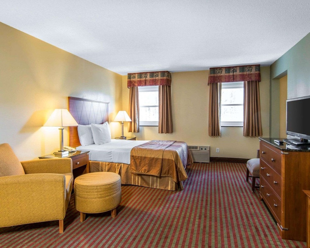 Suite, Multiple Beds, Accessible, Non Smoking (Efficiency) photo 1