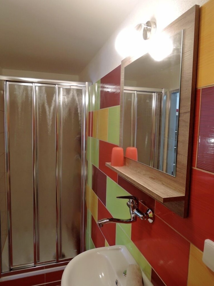 Quadruple Room (Room 5, Private Bathroom) photo 2