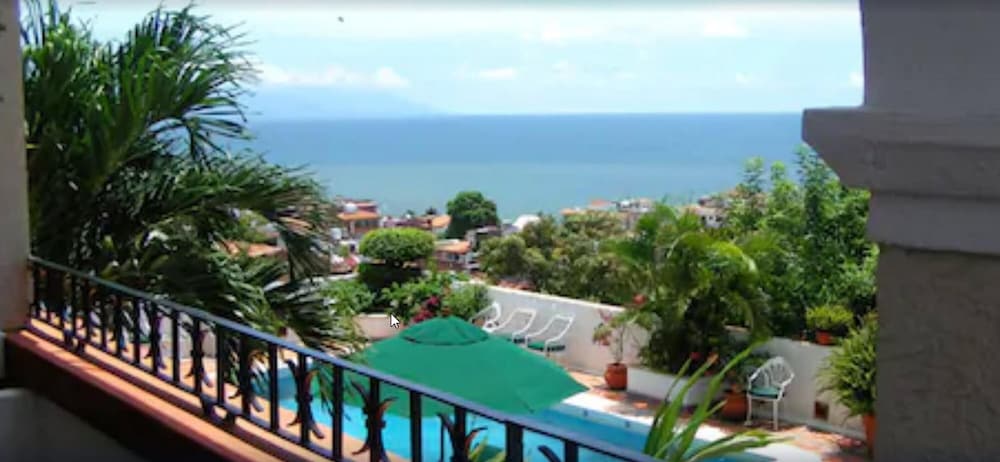 Junior Double or Twin Room, 2 Double Beds, Ocean View photo 3
