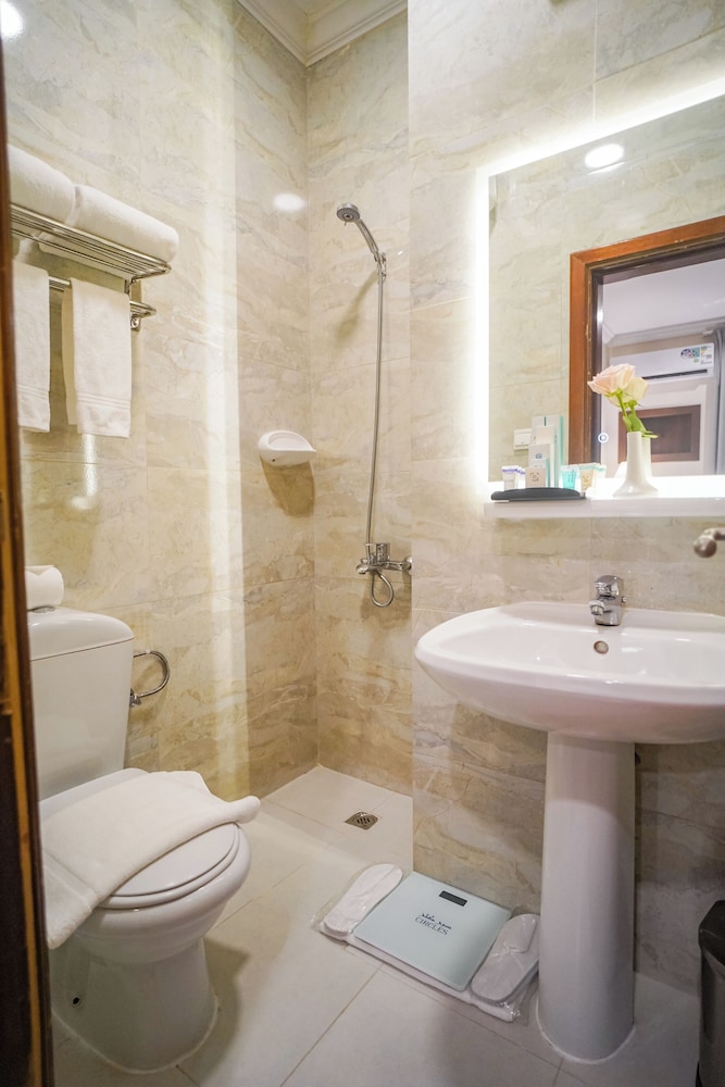 Standard Double or Twin Room - Photo 15
