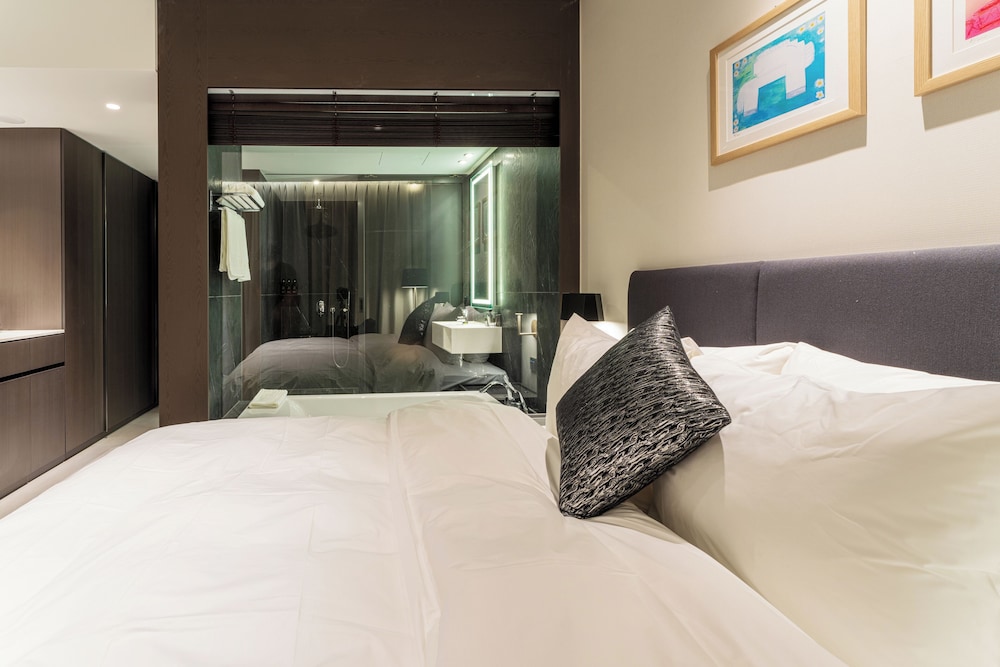 Deluxe Room, Balcony - Photo 11