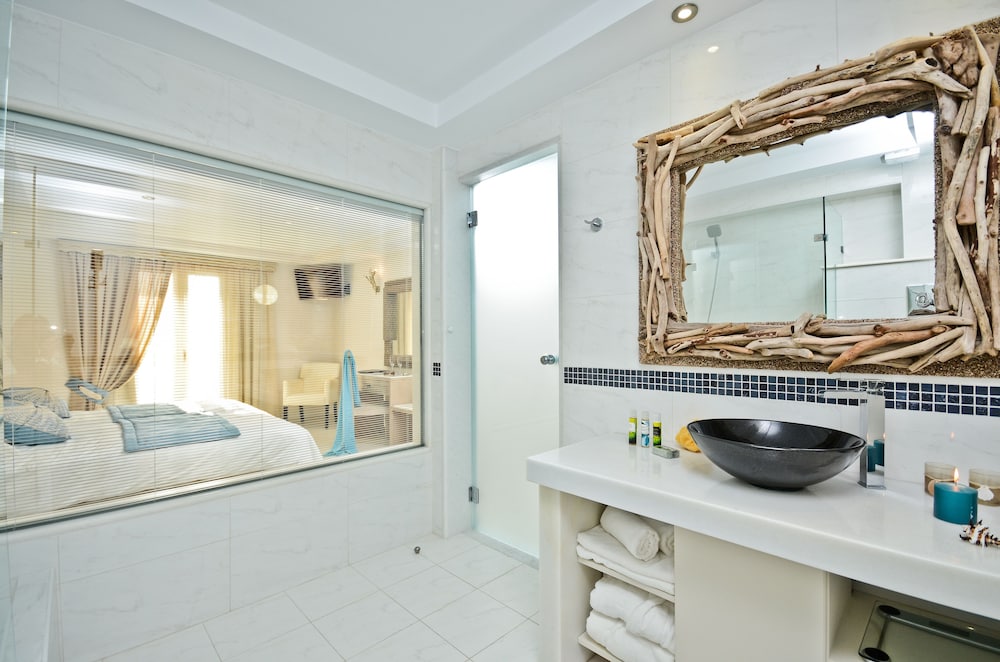 Double Room - Photo 8