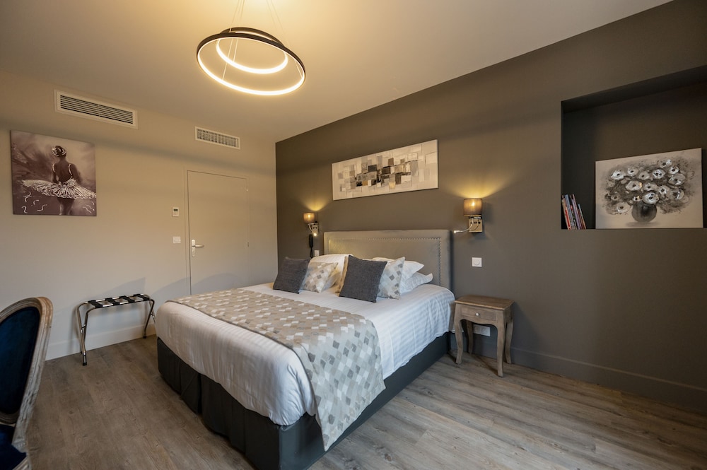 Executive Room - Photo 5