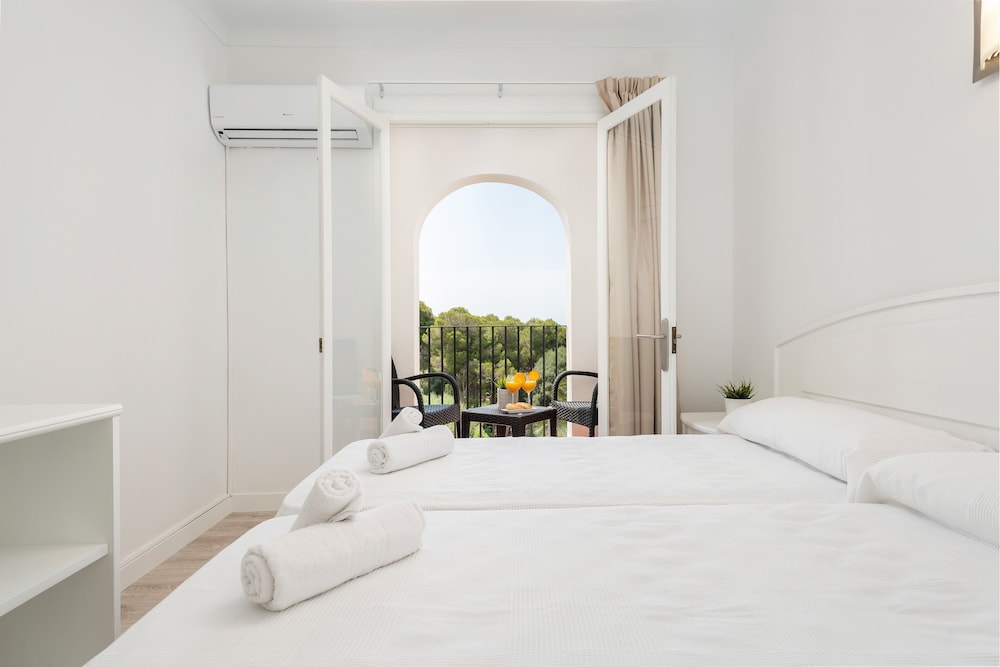 Double Room - Photo 17