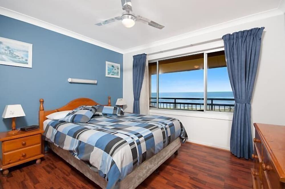 Apartment, 2 Bedrooms, Upstairs (3T WEEK BEACHFRONT)