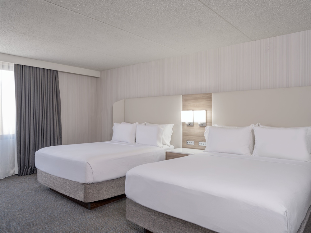 Suite, 1 Bedroom - Photo 2