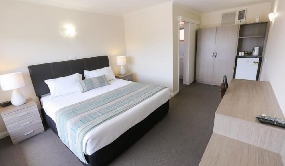 Deluxe Suite, 1 Bedroom, Non Smoking (King Deluxe)