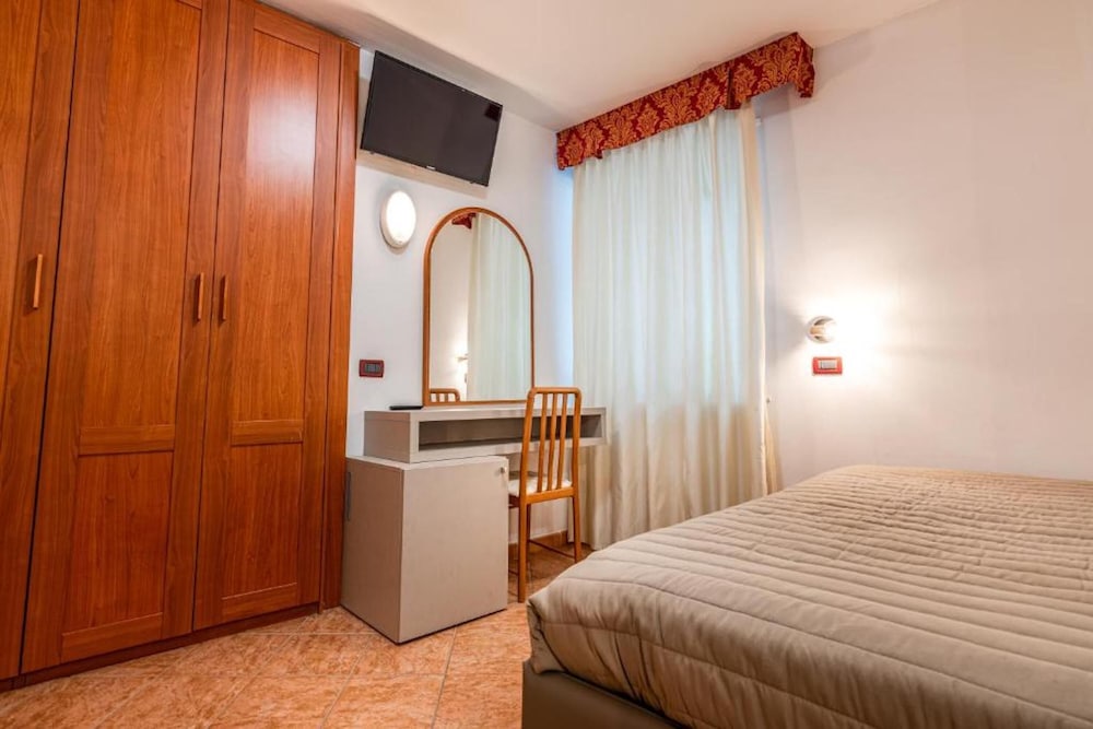 Standard Single Room photo 2