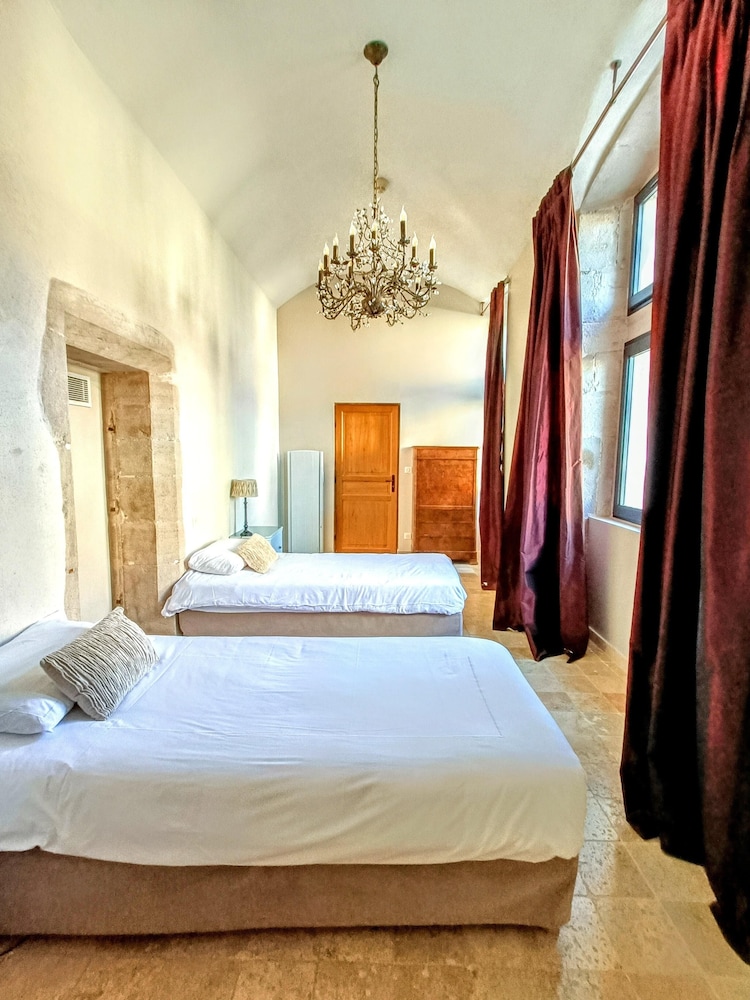 Family Suite "Château" 2 Separate Rooms