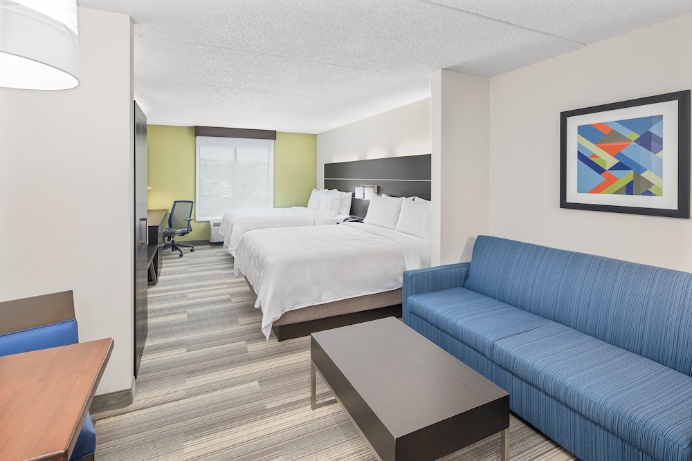 Suite, 2 Queen Beds - Photo 1