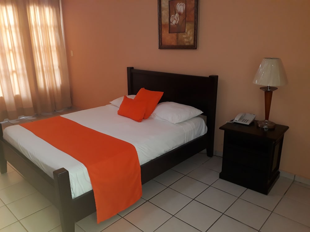 Standard Room, 1 Queen Bed