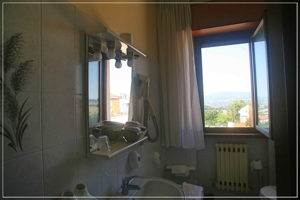 Double Room - Photo 14