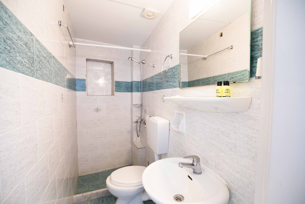 Double Room (Caldera View) - Photo 3