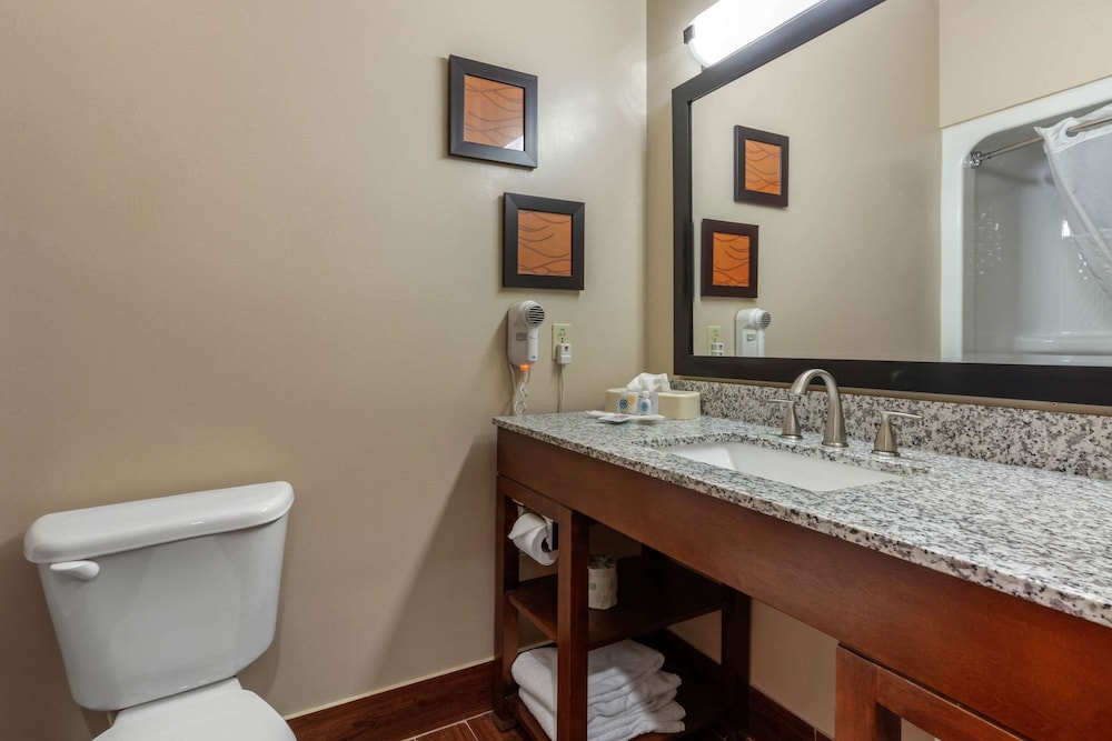 Suite, Multiple Beds, Non Smoking - Photo 7