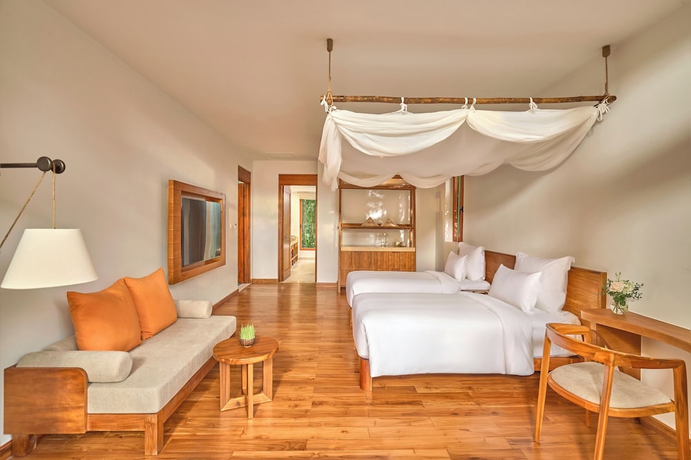 Lagoon 3-Bedroom Pool Villa photo 3