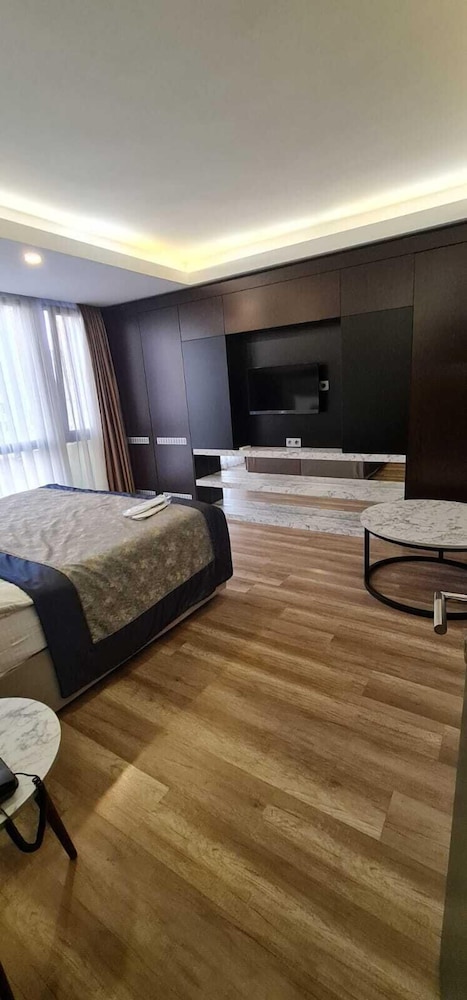Two-Bedroom Suite photo 2