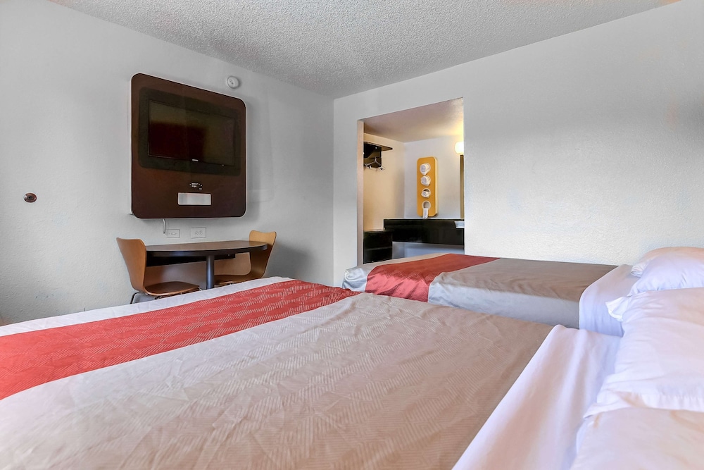 Standard Room, 2 Double Beds, Non Smoking, Refrigerator
