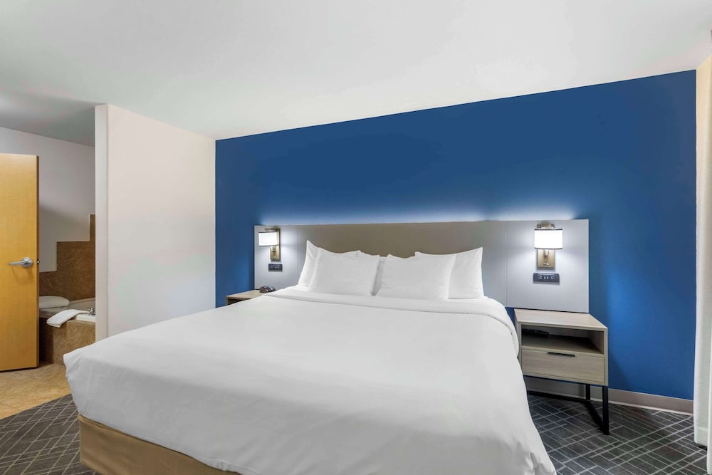 Suite, Multiple Beds, Non Smoking (Efficiency, Upgrade) - Photo 6