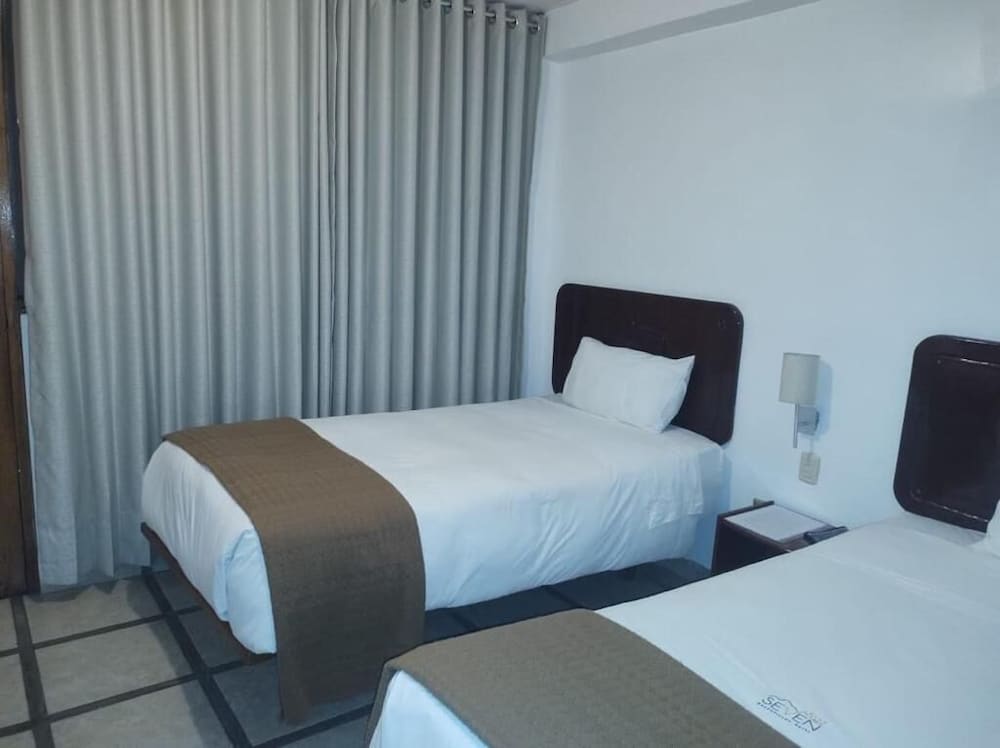 Standard Twin Room, Mountain View photo 3