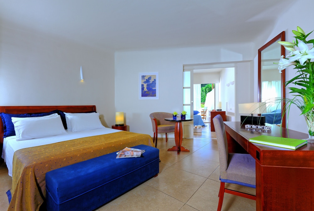 Junior Suite, Partial Sea View