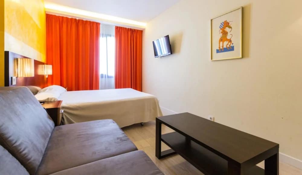 Double Room thumbnail 6