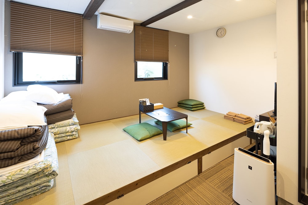 Basic Loft, Multiple Beds