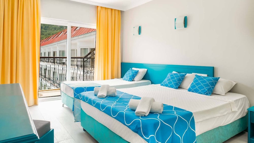 Standard Double or Twin Room photo 3