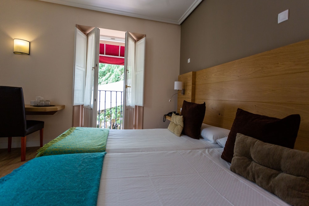 Double Room - Photo 6