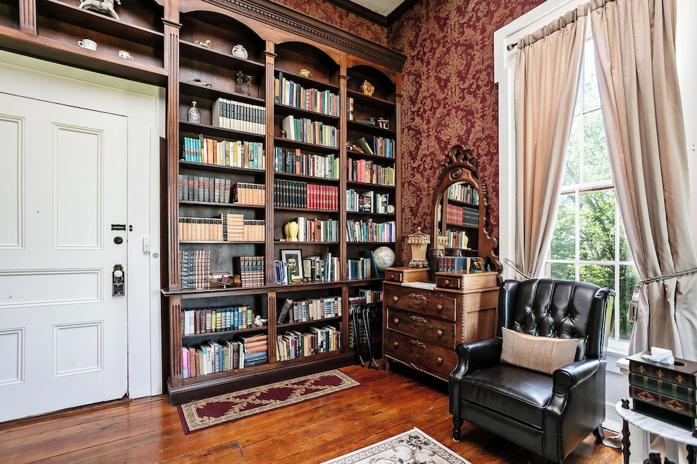 Room, Lincoln Library photo 3