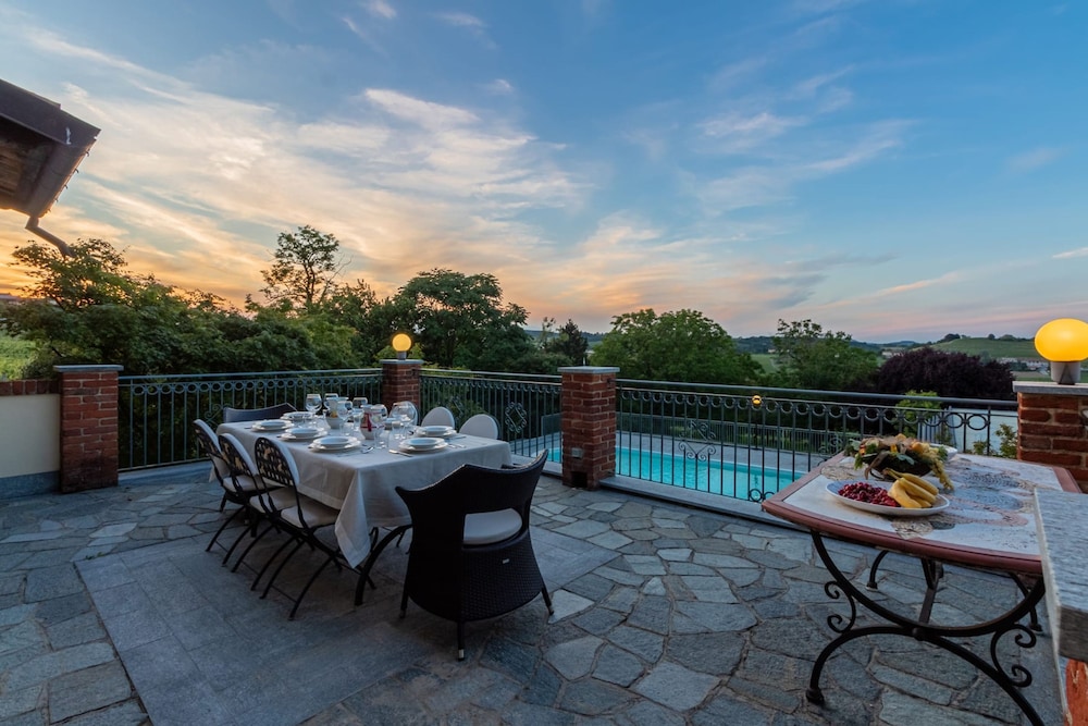 Antico Casale Vignale Stunning View and Pool, Billede 34