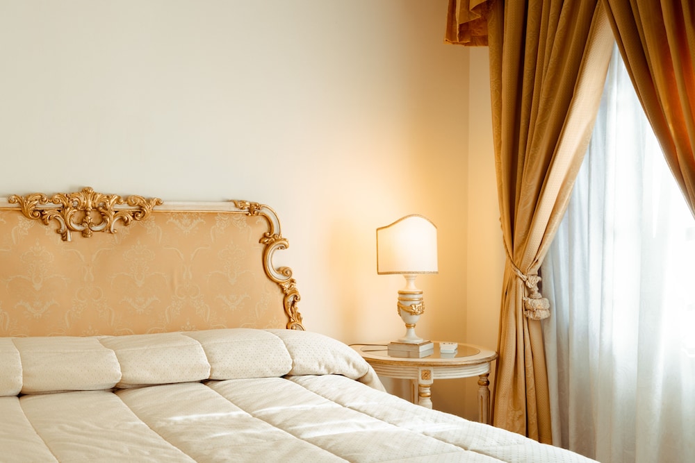 Standard Double Room - Photo 18