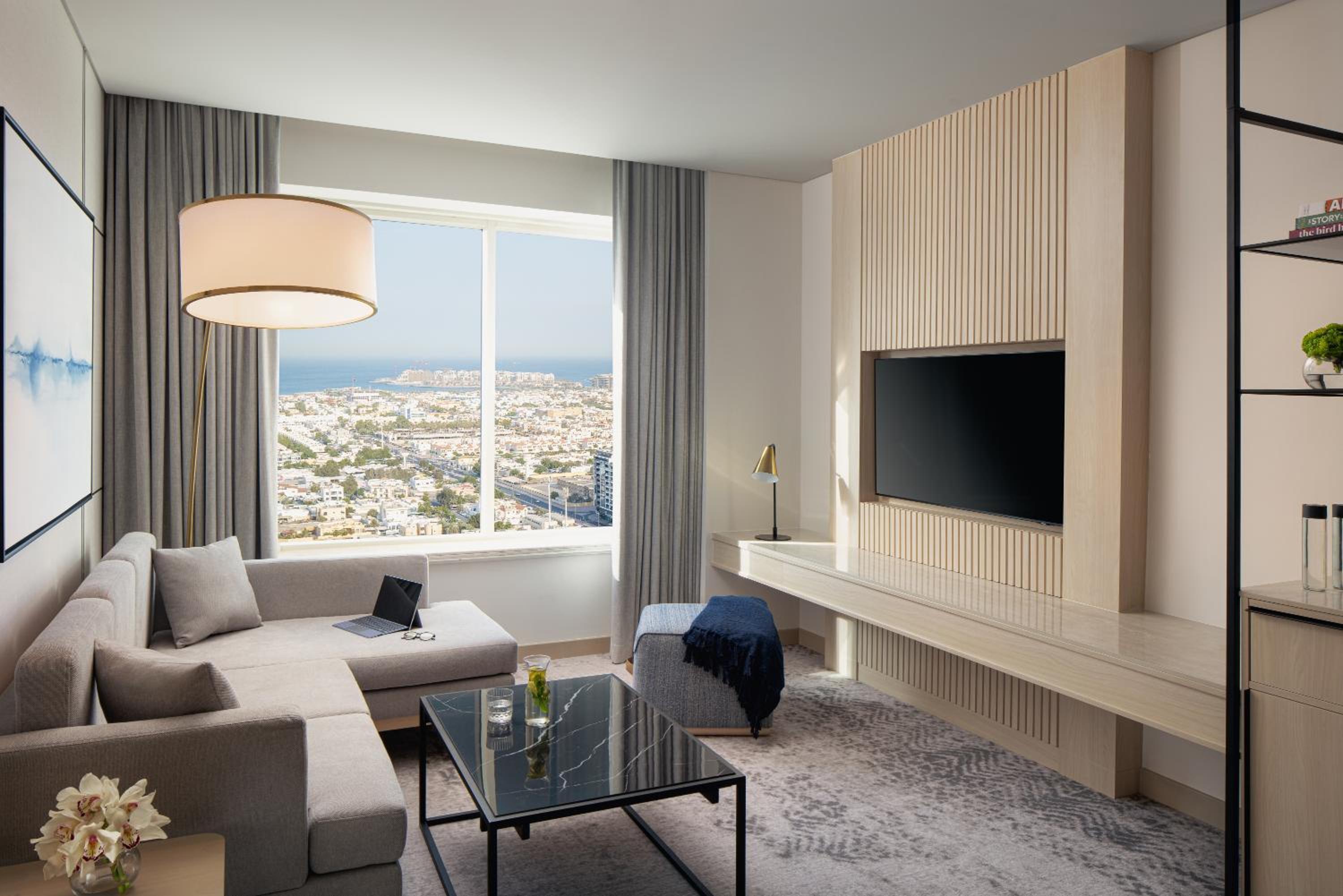 Newly Designed One Bedroom Suite - Photo 4