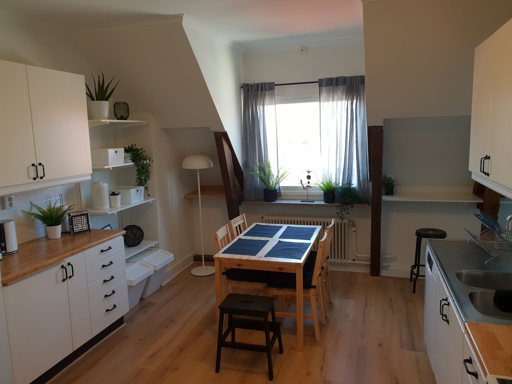 City Apartment, 4 Bedrooms, Balcony, City View (Mars) photo 2