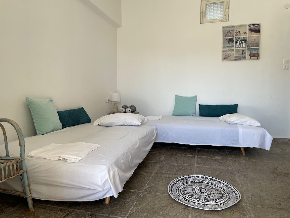 Family Room, 1 Bedroom, Beach View, Courtyard Area photo 1