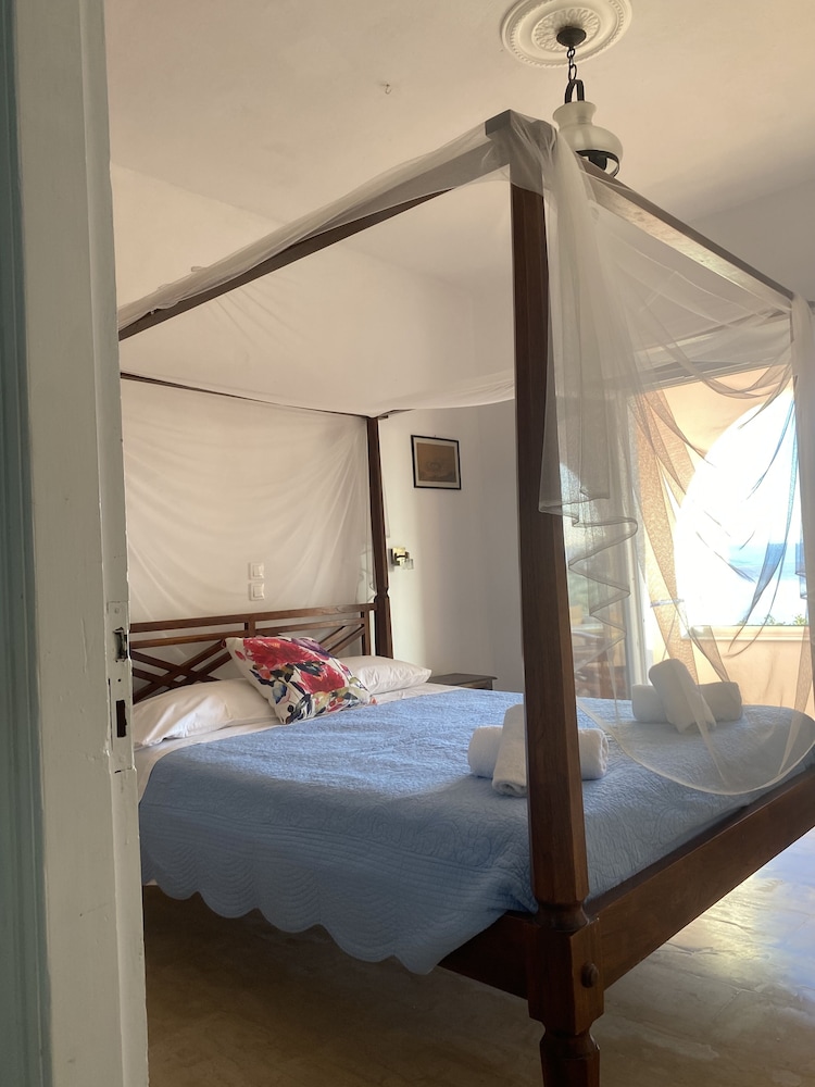 Traditional Room photo 2