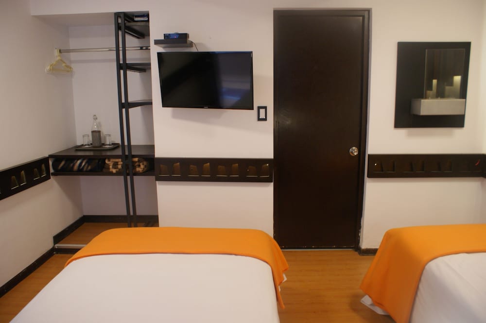 Standard Twin Room, 2 Twin Beds photo 3