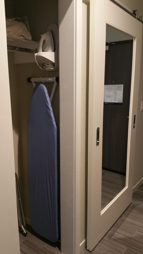 Room, 2 Queen Beds, Accessible (Hearing) photo 3