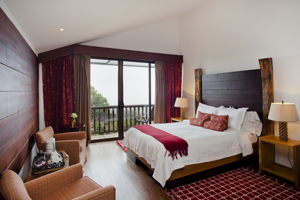 Superior Room, 1 Queen Bed, Balcony, Mountain View