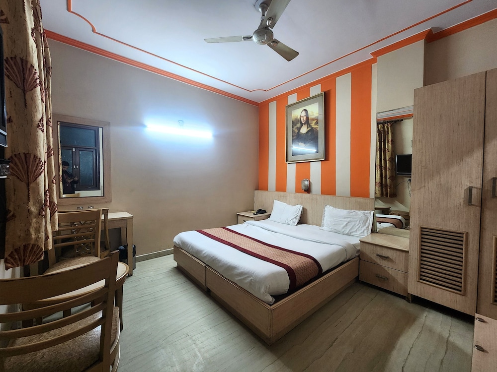 Deluxe Triple Room, City View