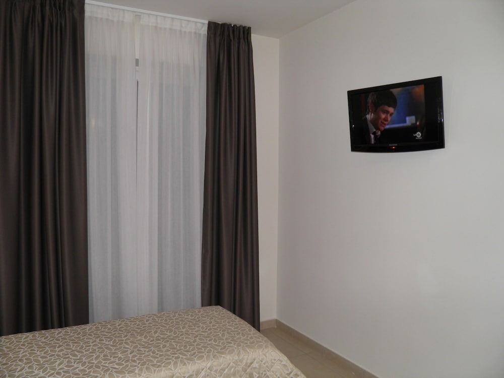 Classic Double Room, Private Bathroom - Photo 5