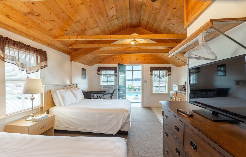 Large One Room Cottage photo 1