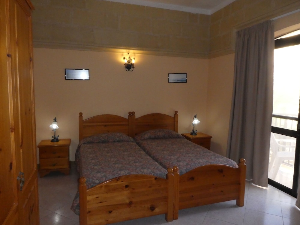 Standard Twin Room, Garden View, Ground Floor photo 3