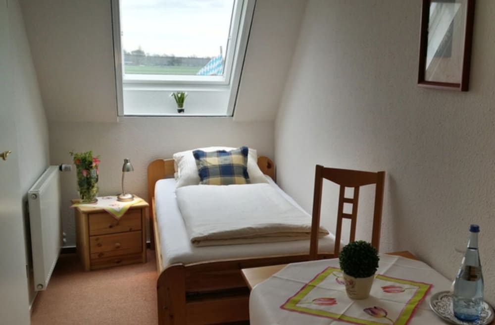 Single Room photo 1