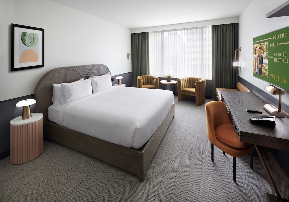 Deluxe Room, 1 King Bed (Reflect) - Photo 1